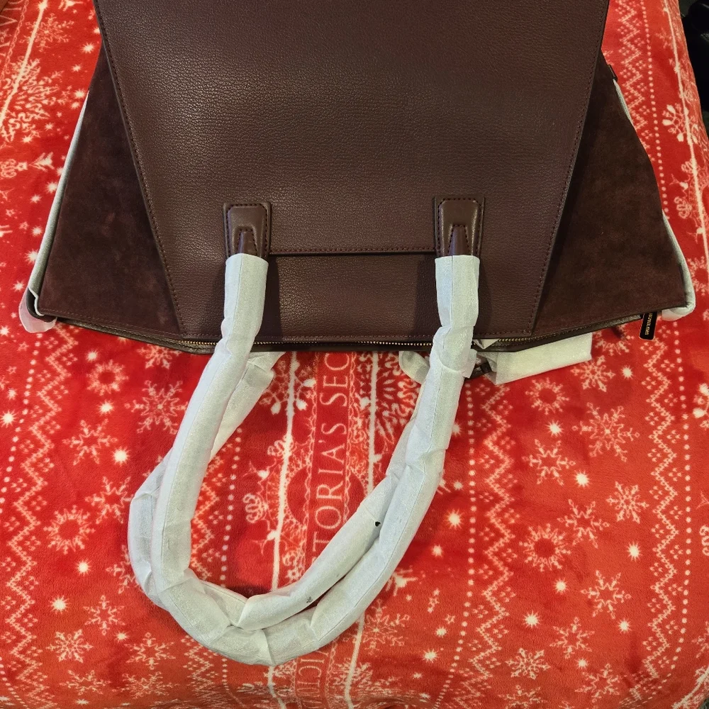 Michael Kors Avril Extra-Large Leather and Suede Tote Bag Red - Picture 4 of 12